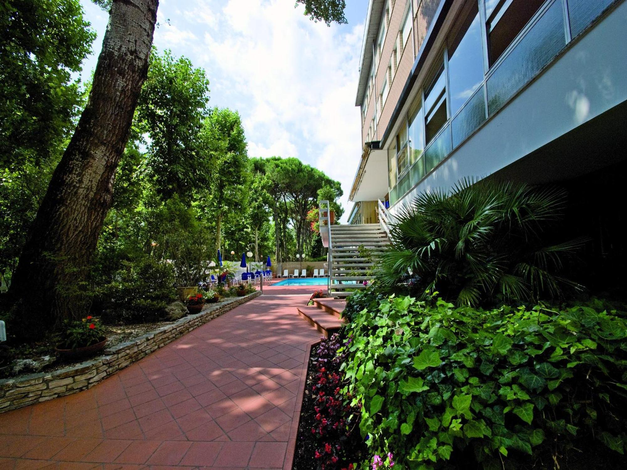 Hotel Solaria Marina Romea Exterior photo